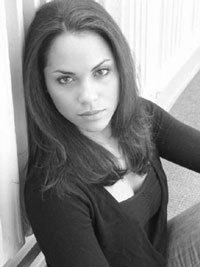 ������ ������� (Monica Raymund)
