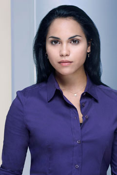 ������ ������� (Monica Raymund)